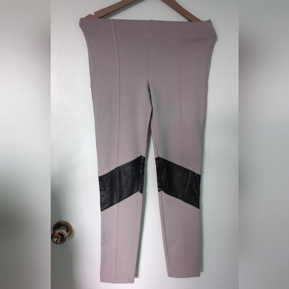 Victoria's secret leggings w polyurethane details XS
